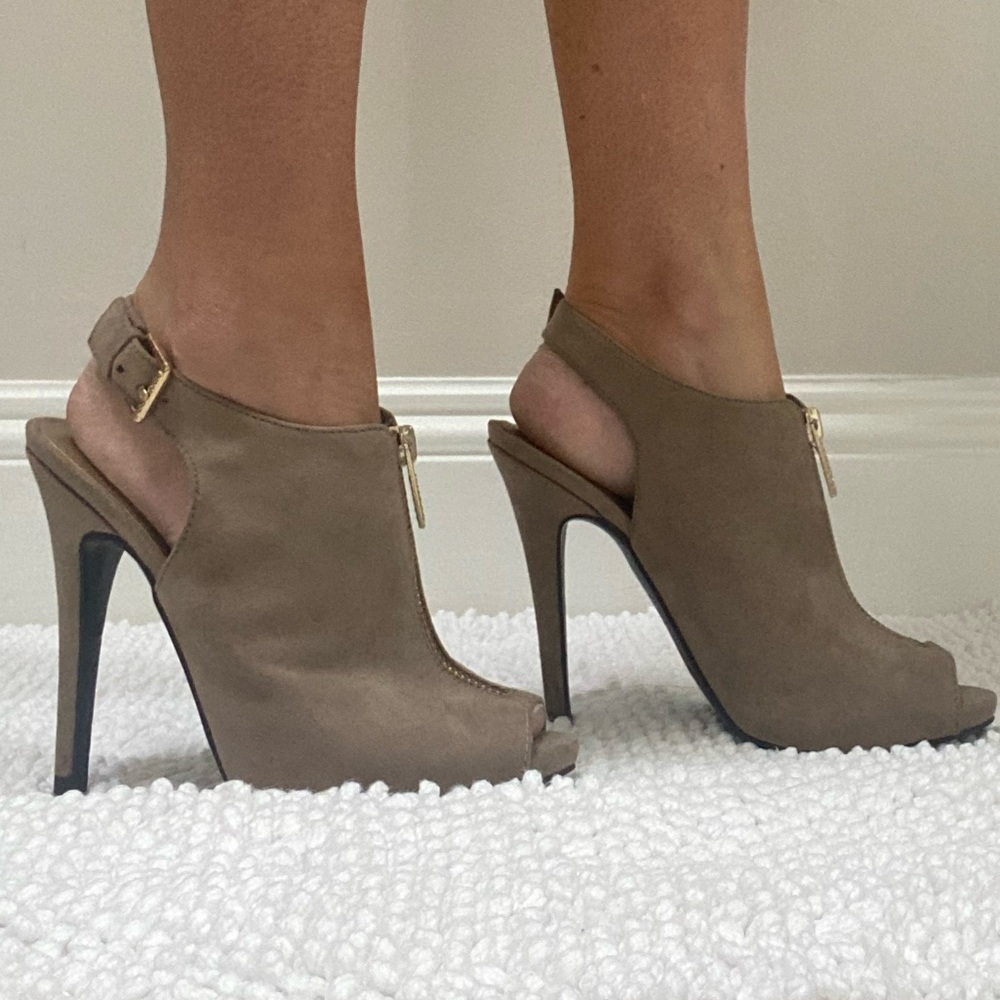 Guess Suede Peel Toe heels with zipper.